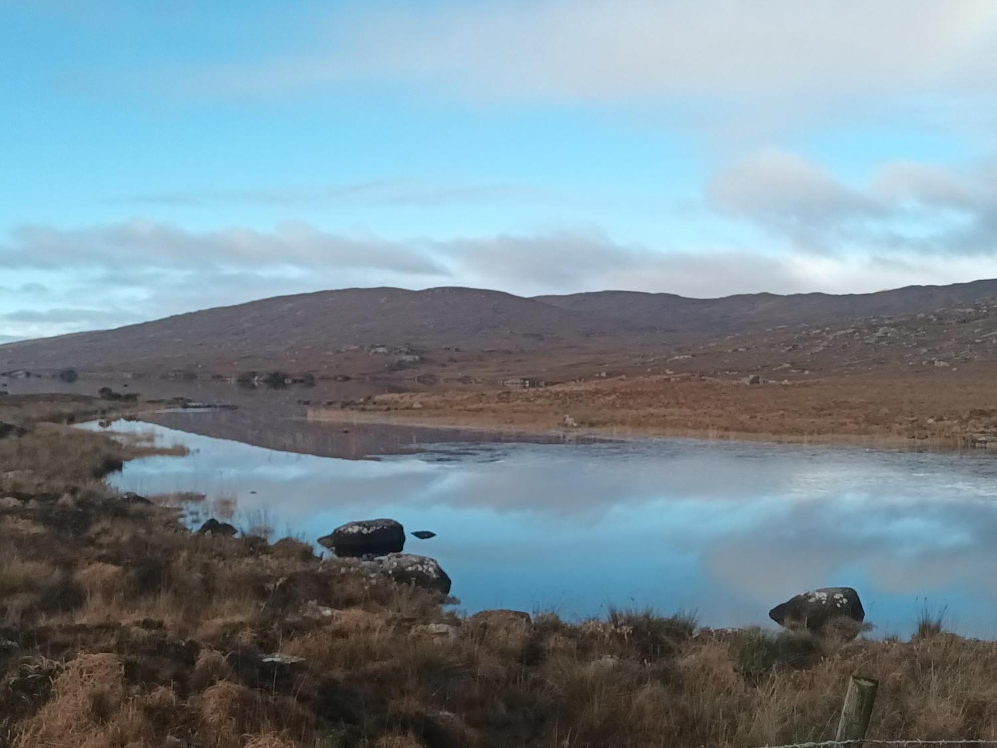Connemara Lake View Apartment Camus Eighter Bagian luar foto